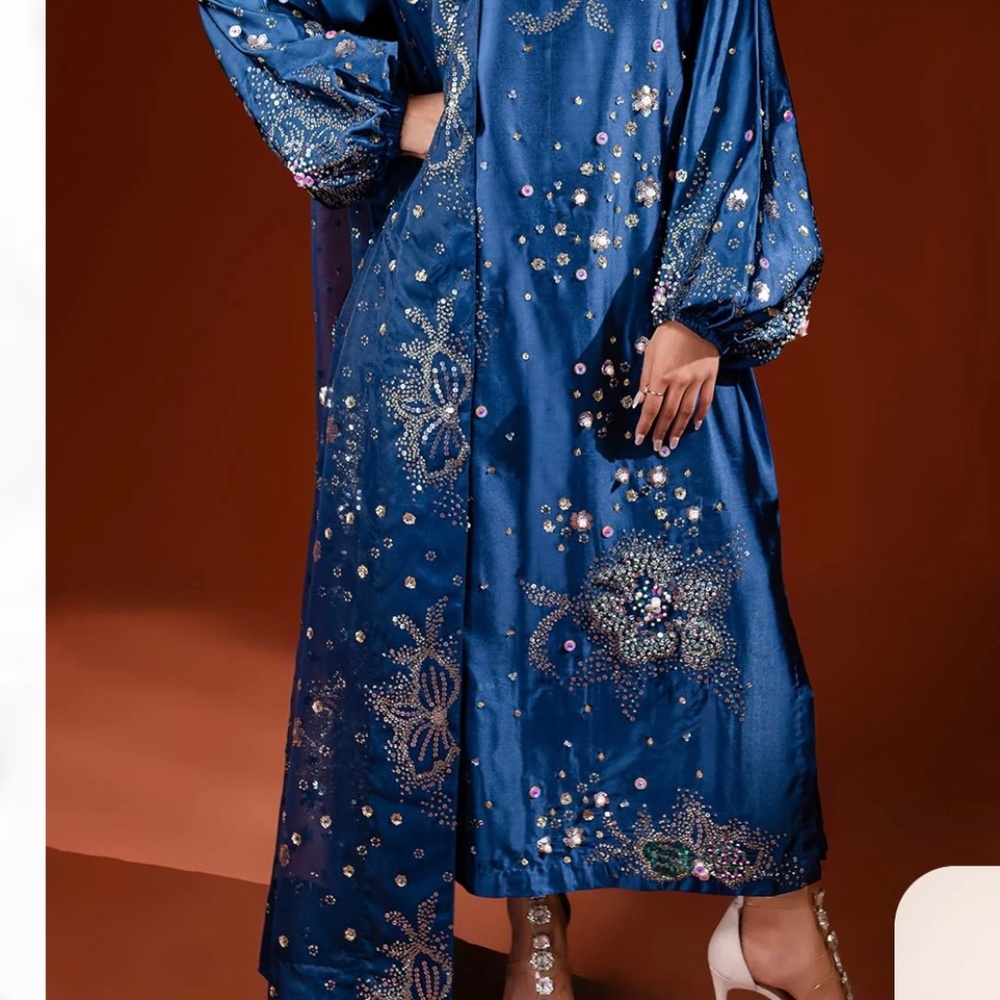 3 Piece Silk Embroidered Suit With Organza Dupatta - image 1